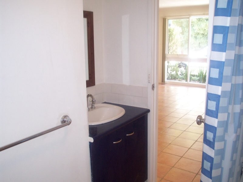 2/9 Leicester Avenue, Mount Eliza VIC 3930