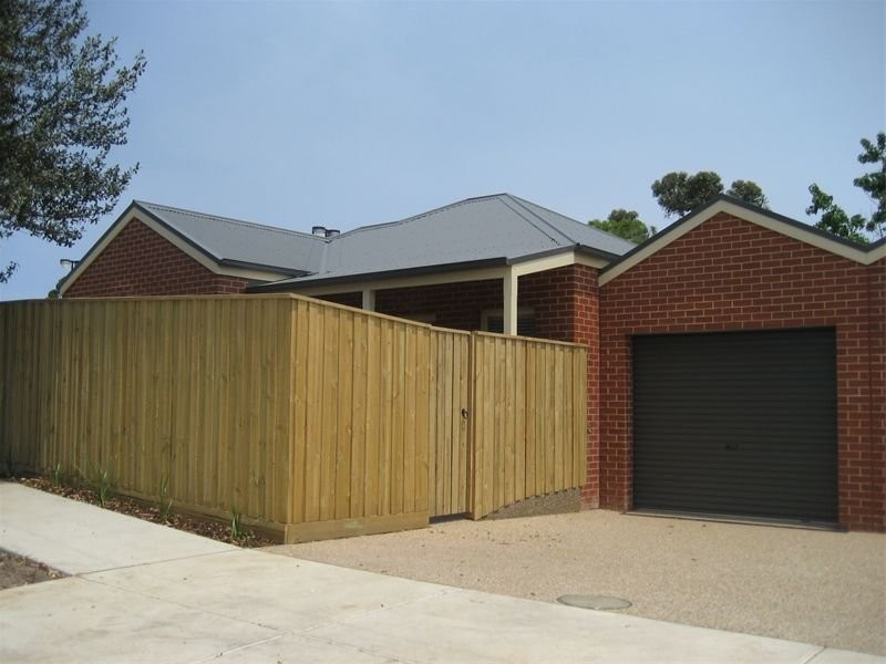 2 Tyalla Grove, Mornington VIC 3931