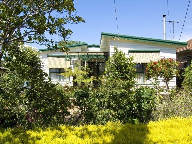 7 Herbert St, Watsonia VIC 3087