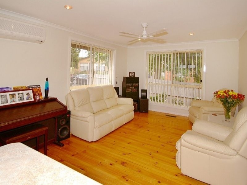 33 Frensham Rd, Watsonia VIC 3087