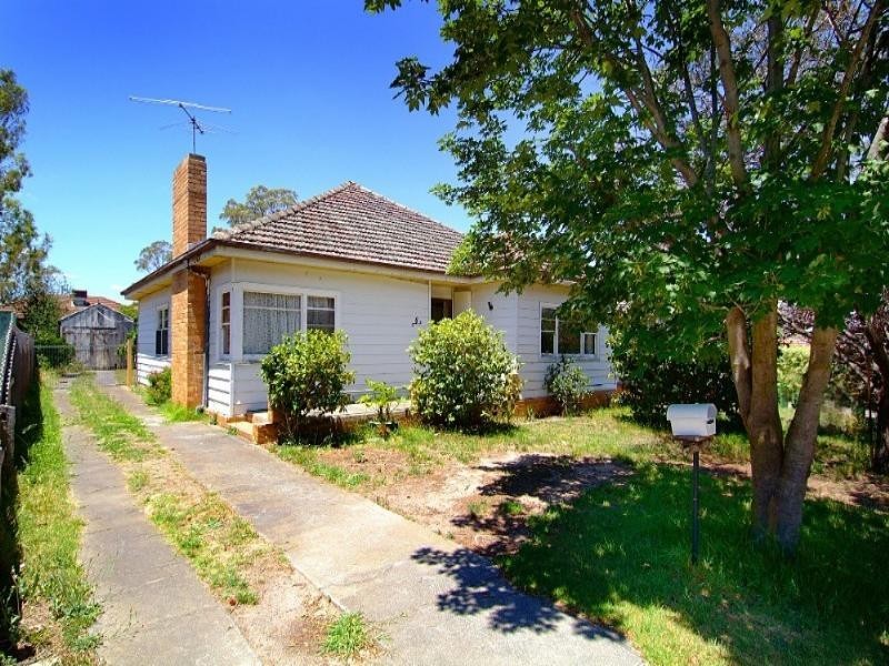 6 Hart Avenue, Greensborough VIC 3088