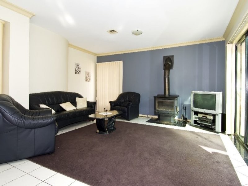 18 Viewgrand Way, Greensborough VIC 3088