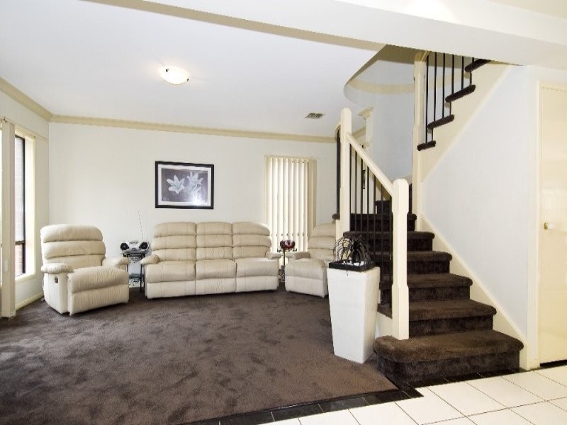 18 Viewgrand Way, Greensborough VIC 3088