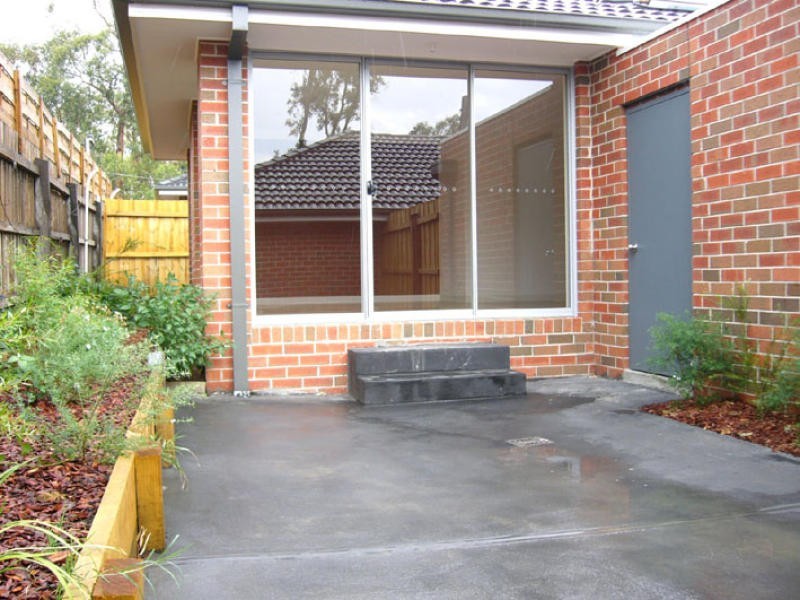 2/11 Richards Ave, Watsonia VIC 3087