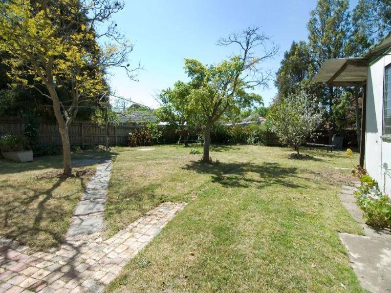 16 Morwell Ave, Watsonia VIC 3087