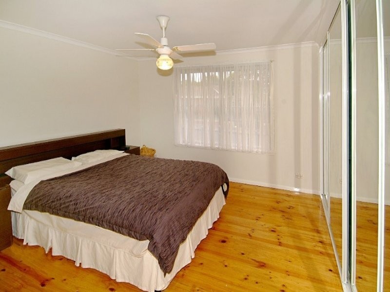 33 Frensham Rd, Watsonia VIC 3087