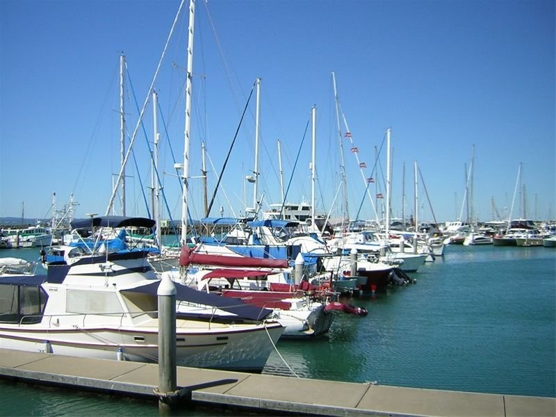 17 Buccaneer Dr, Urangan QLD 4655