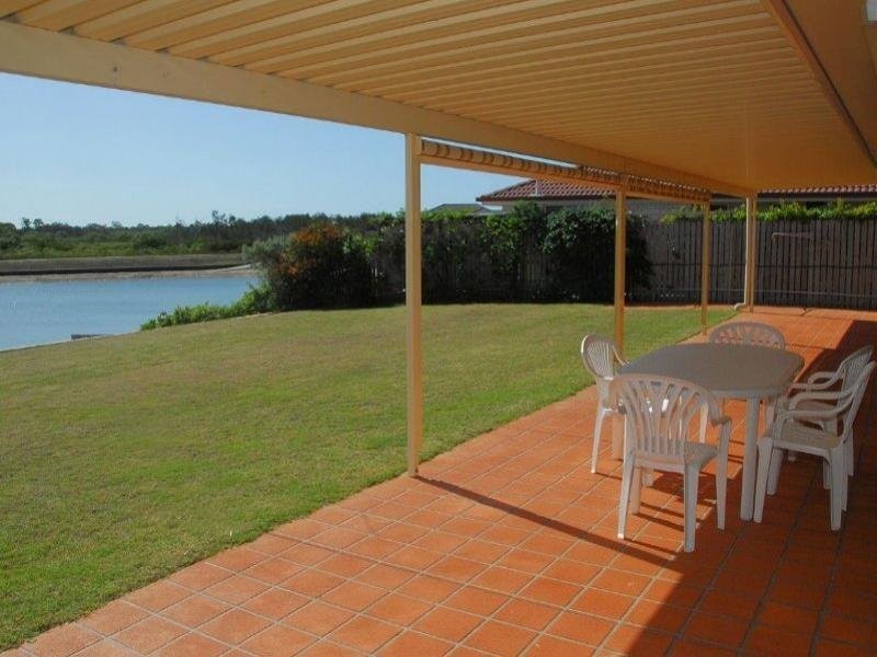 18 Spoonbill Way, Eli Waters QLD 4655