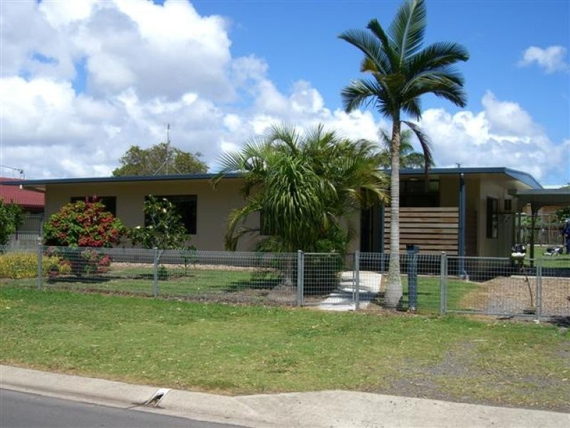 89 Pulgul Street, Urangan QLD 4655
