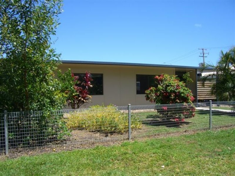 89 Pulgul Street, Urangan QLD 4655
