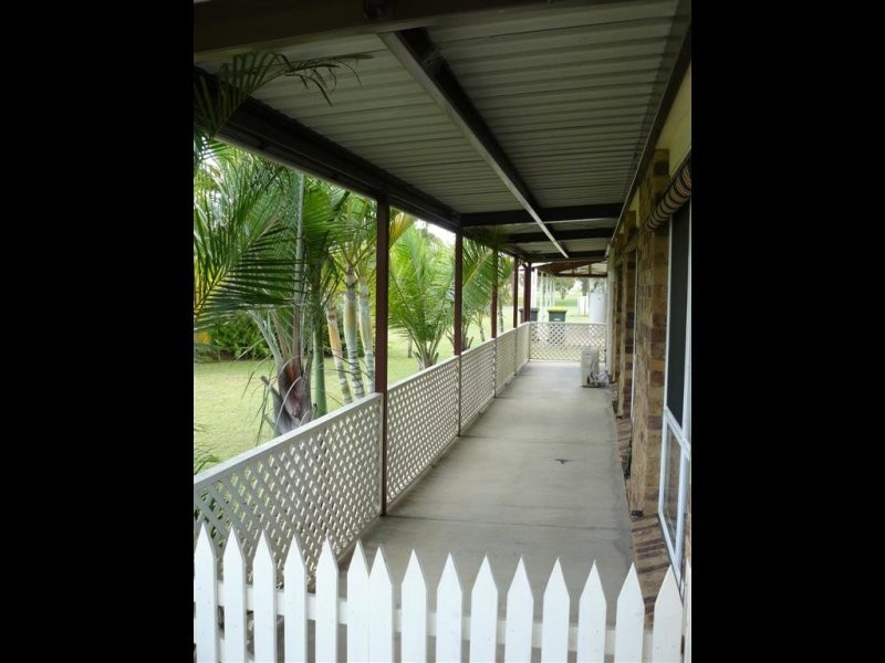 4 Lakeside Drive, Burrum Heads QLD 4659