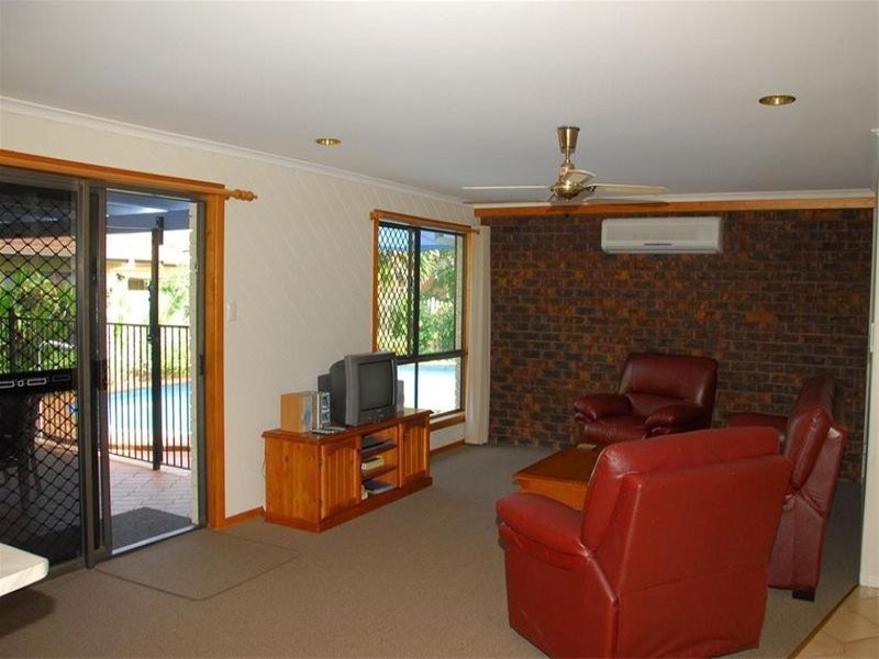 23 Margaret Street, Urangan QLD 4655