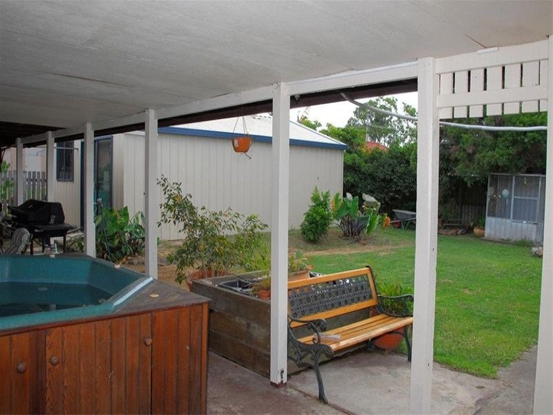 19 Owen Crescent, Urangan QLD 4655
