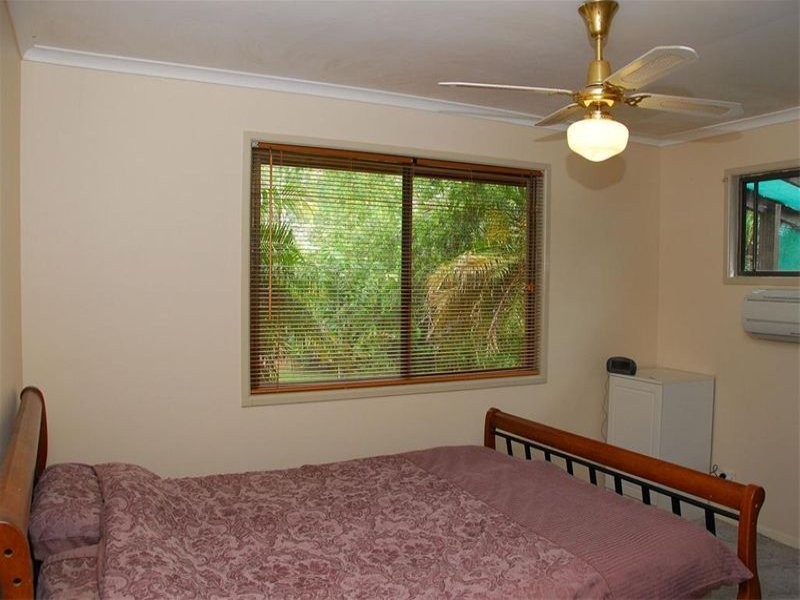 19 Owen Crescent, Urangan QLD 4655
