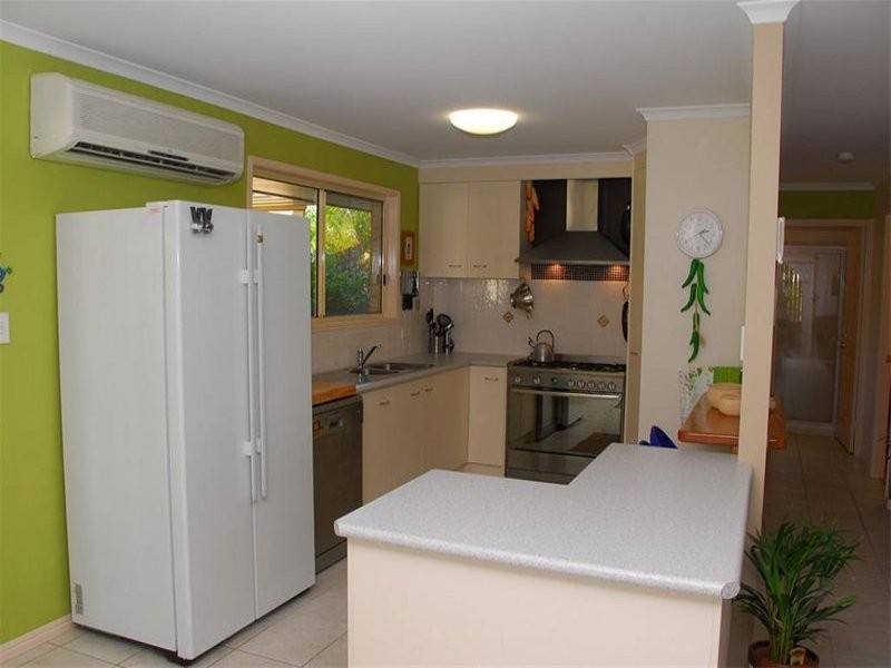 3 Bensen Close, Urraween QLD 4655
