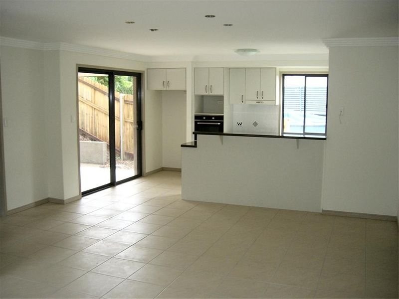 12 Barry Street, Torquay QLD 4655