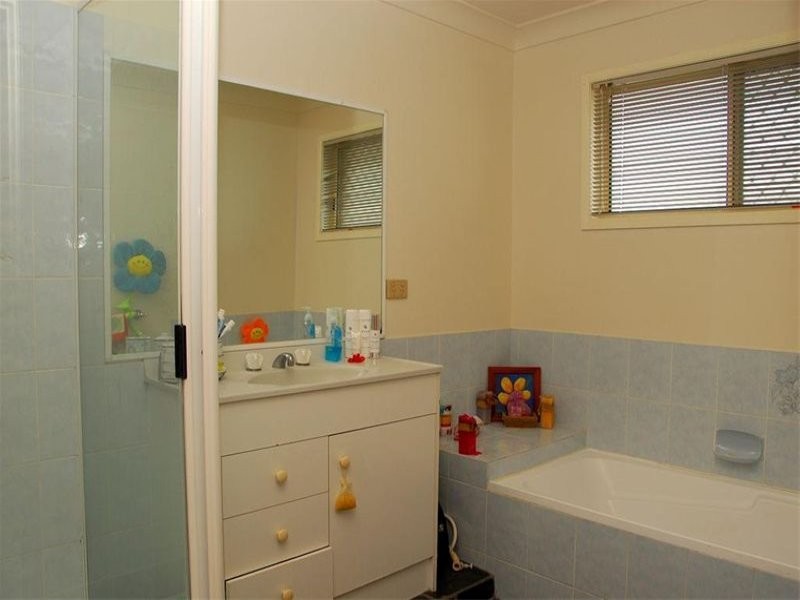 4 Cassia Avenue, Scarness QLD 4655