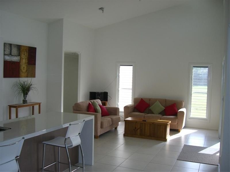 34 Hughes Road, Wondunna QLD 4655