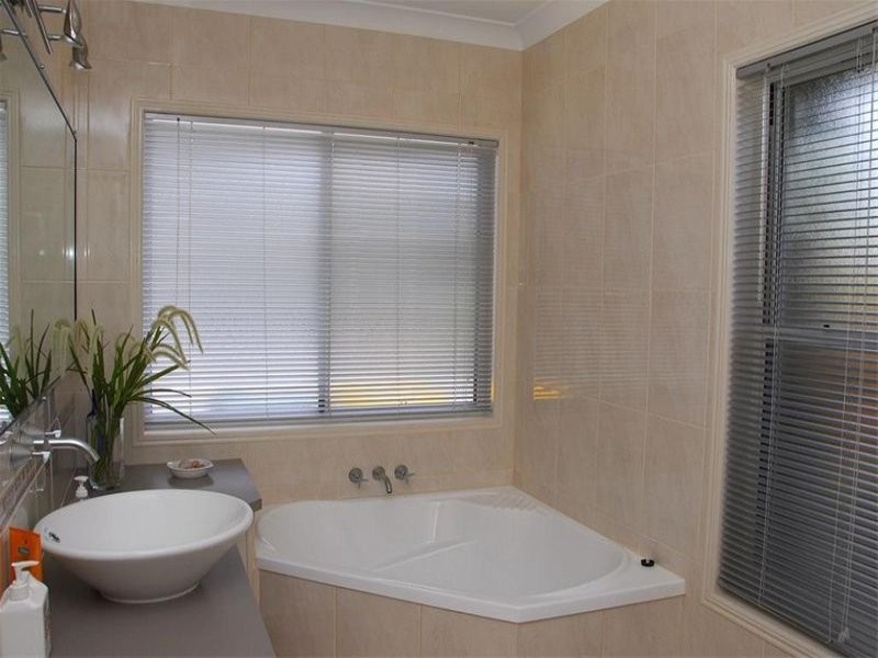 4 Mac Stocks Drive, Dundowran Beach QLD 4655