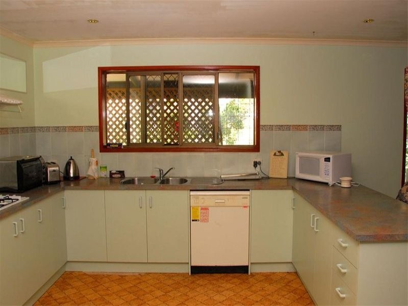 5 Andersen Avenue, Urraween QLD 4655