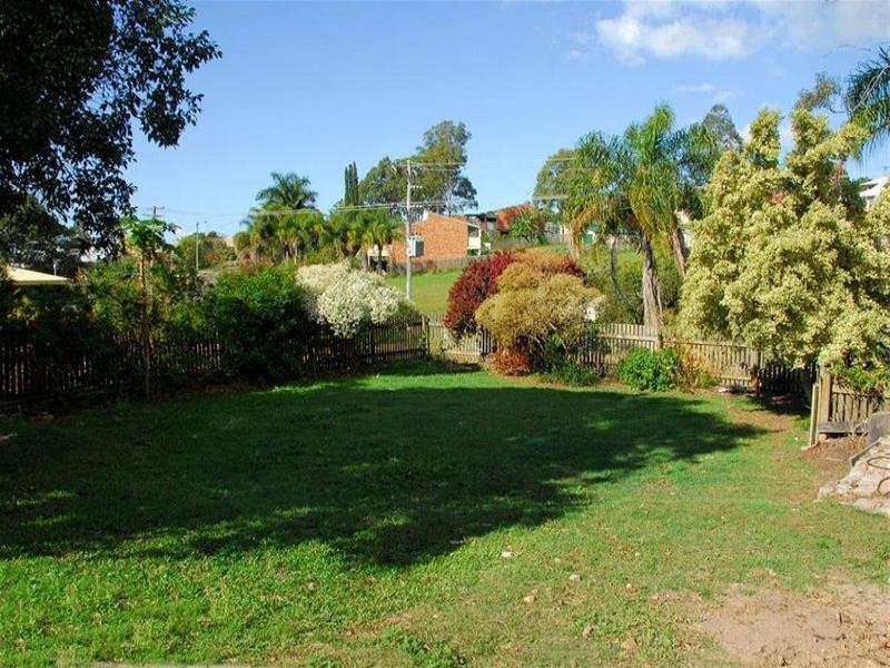5 Andersen Avenue, Urraween QLD 4655