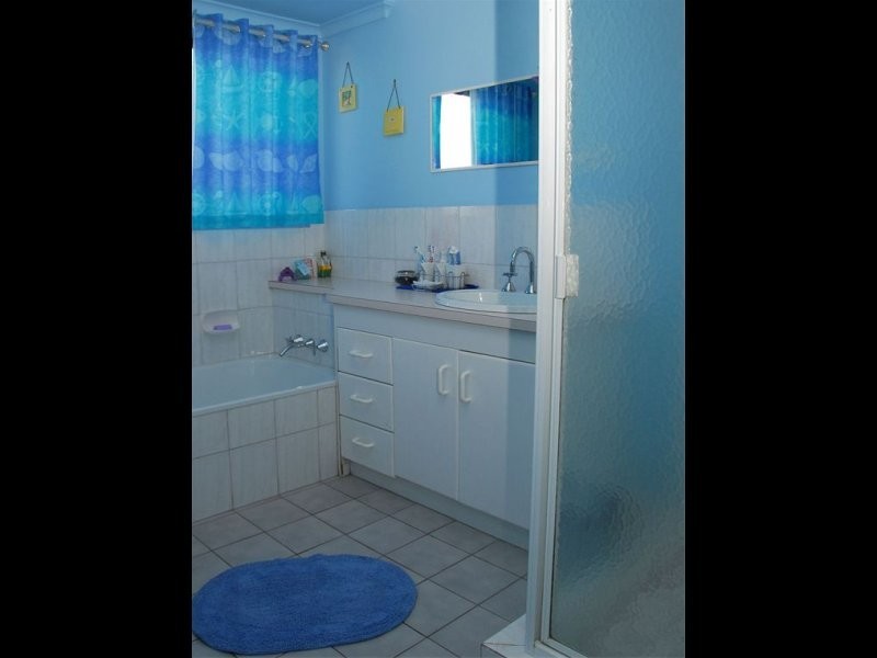 11 Phoenix Court, Kawungan QLD 4655