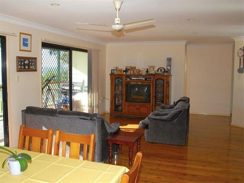 2 Ferris Avenue, River Heads QLD 4655