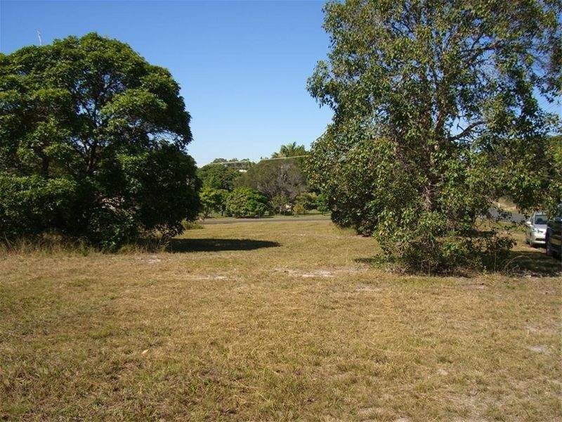2 Seaview Drive, Booral QLD 4655