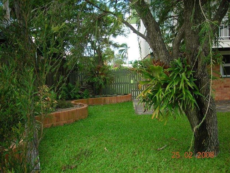 84 Miller Street, Urangan QLD 4655