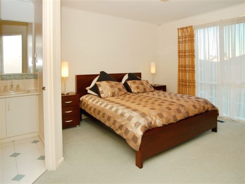 5 Solander Court, Roxburgh Park VIC 3064