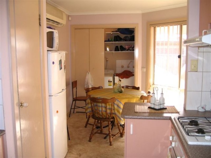 8 Brecon Nook, Craigieburn VIC 3064