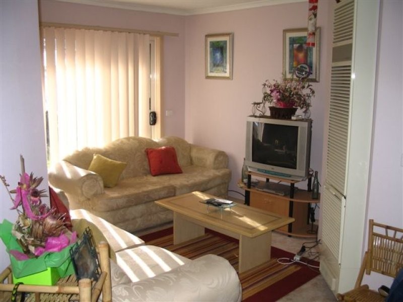 8 Brecon Nook, Craigieburn VIC 3064