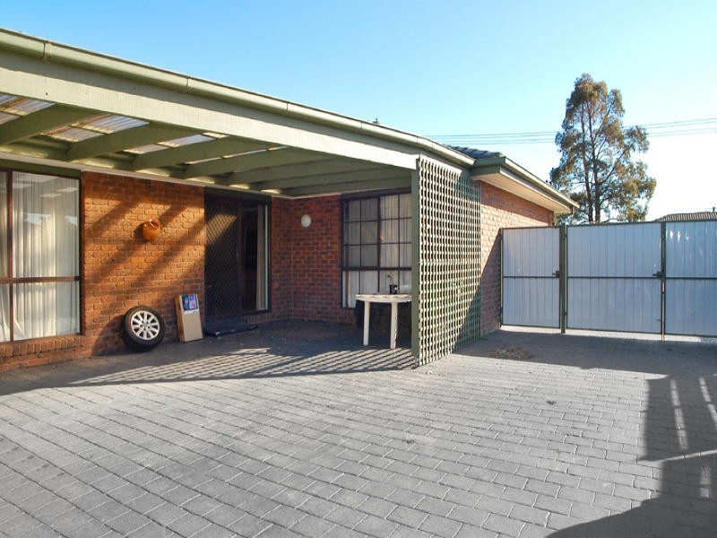 3 Rokeby Crescent, Craigieburn VIC 3064
