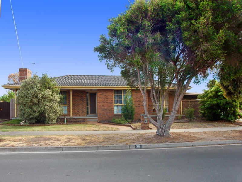 35 Bainbridge close, Craigieburn VIC 3064