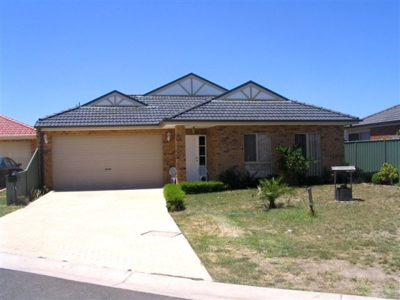 16 Swinburne Close, Craigieburn VIC 3064