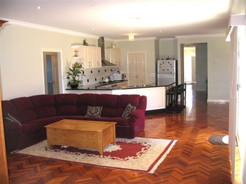 16 Swinburne Close, Craigieburn VIC 3064