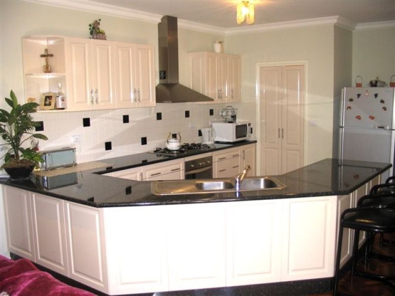 16 Swinburne Close, Craigieburn VIC 3064