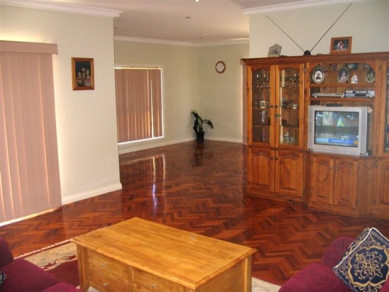 16 Swinburne Close, Craigieburn VIC 3064