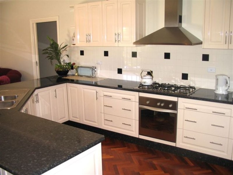 16 Swinburne Close, Craigieburn VIC 3064