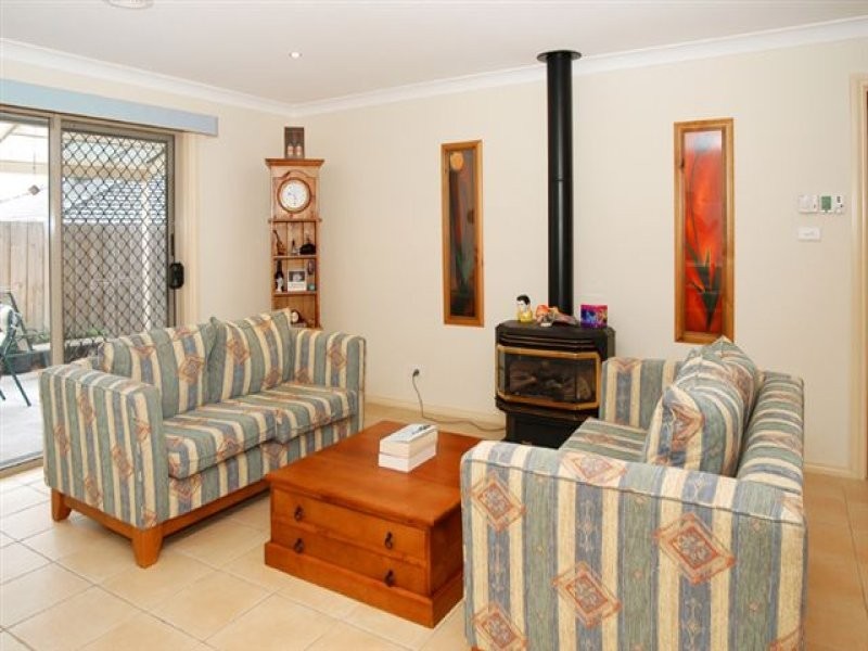 6 Bentley Avenue, Roxburgh Park VIC 3064