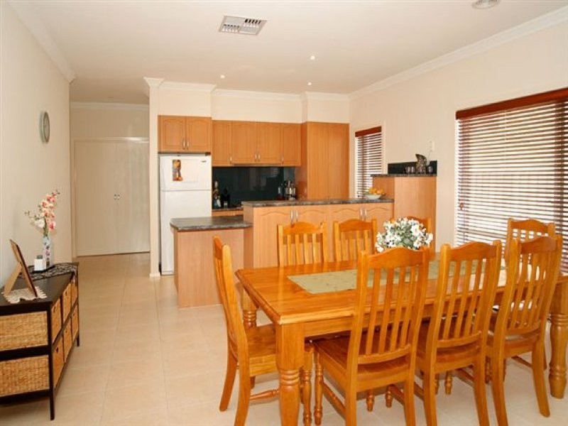 24 Canisby Way, Craigieburn VIC 3064