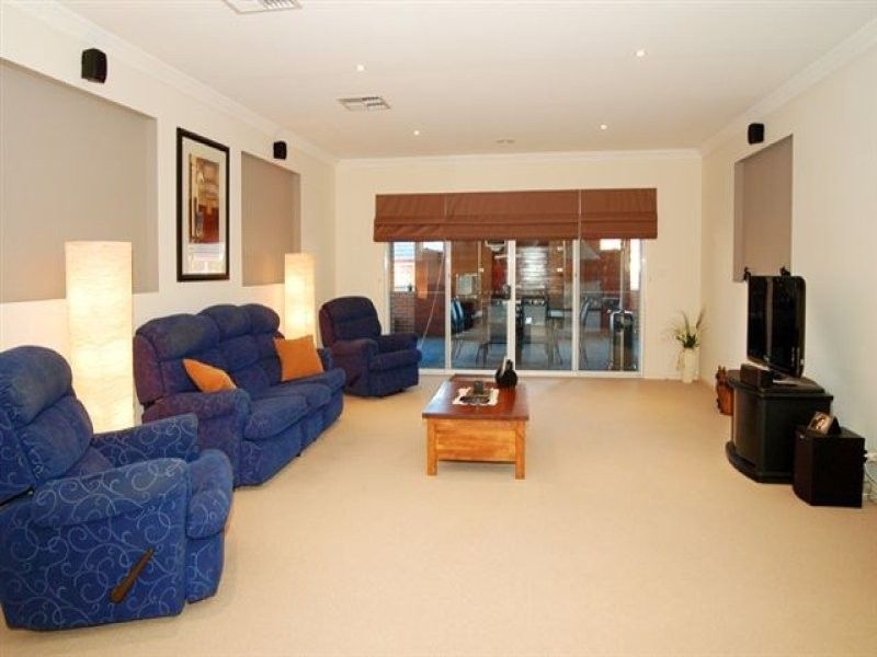 24 Canisby Way, Craigieburn VIC 3064