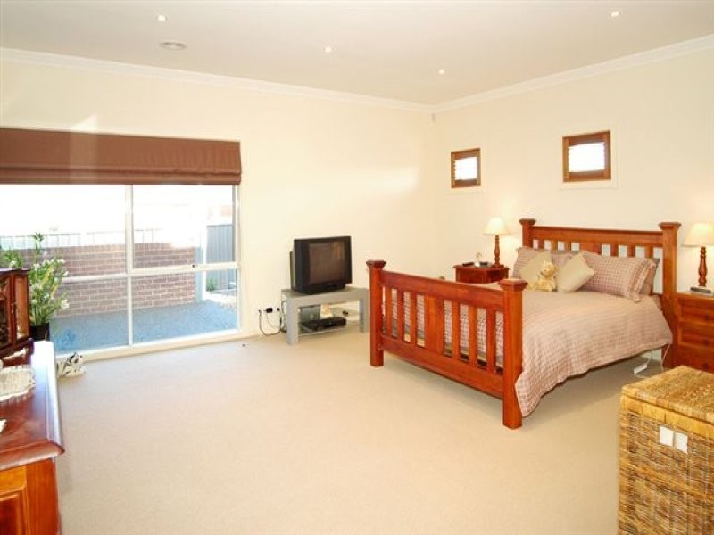 24 Canisby Way, Craigieburn VIC 3064