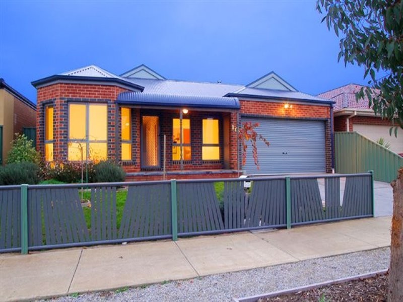 108 Malcolm Creek Parade, Craigieburn VIC 3064