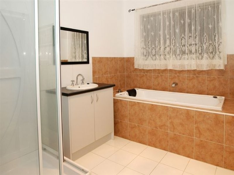 108 Malcolm Creek Parade, Craigieburn VIC 3064