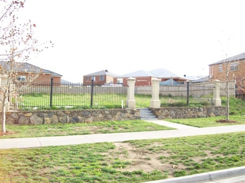 6 Windrock Avenue, Craigieburn VIC 3064