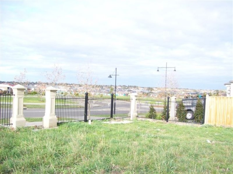 6 Windrock Avenue, Craigieburn VIC 3064