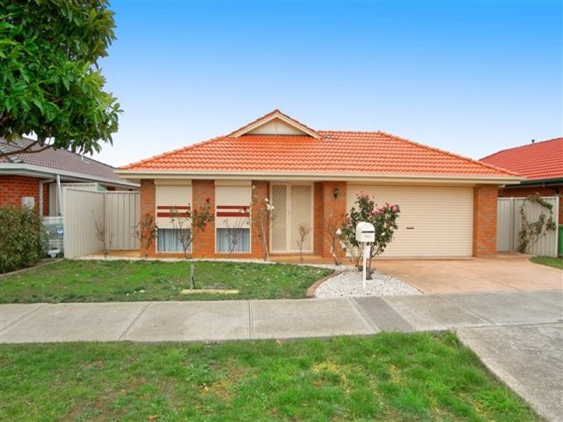 72 Willmott Drive, Craigieburn VIC 3064