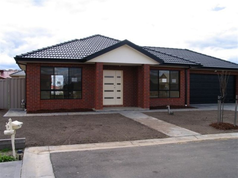 21 Berrima Close, Craigieburn VIC 3064