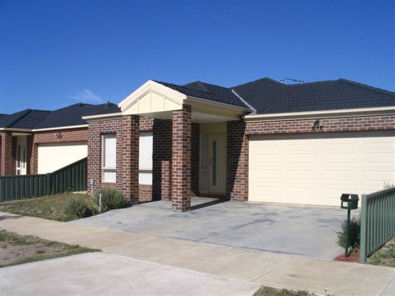 13 Chelsworth Loop, Craigieburn VIC 3064